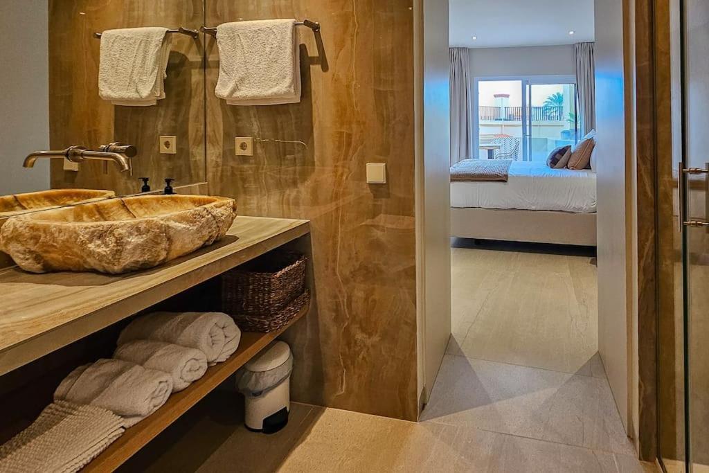Oleholidays 612 Romana Playa Junto Al Mar Apartment Marbella